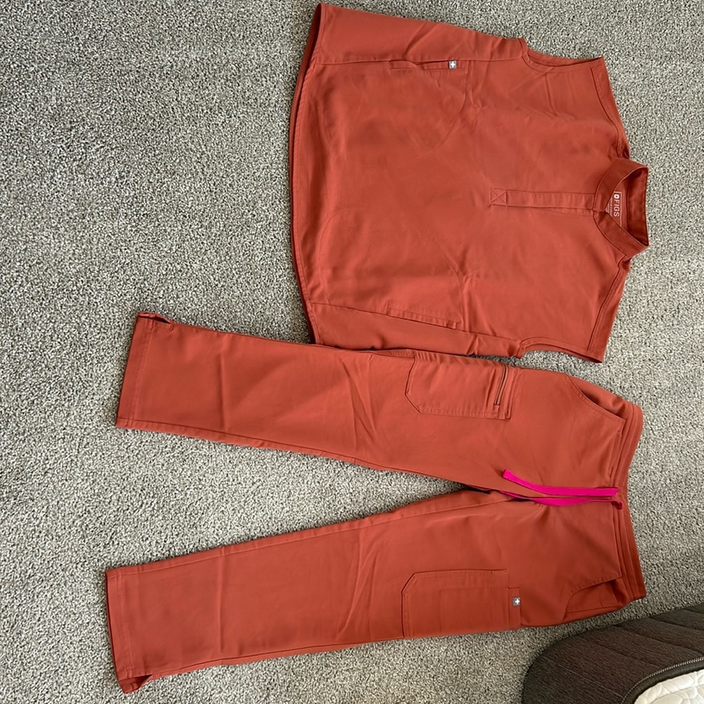 Figs scrub set XS pant XXS top